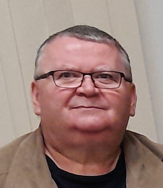 Erwin Allacher beim Schachspielen