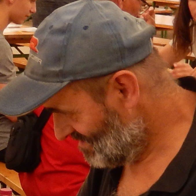 Franz Plank beim Schachspielen
